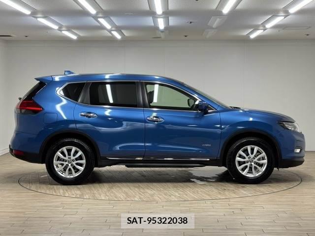Nissan X-TRAIL 2017-07 8342153-17