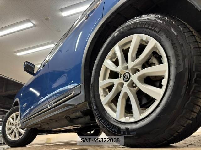 Nissan X-TRAIL 2017-07 8342153-18