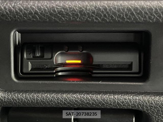 Nissan X-TRAIL 2018-06 8343196-6