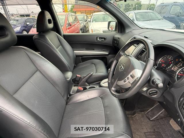 Nissan X-TRAIL 2013-06 8343529-4