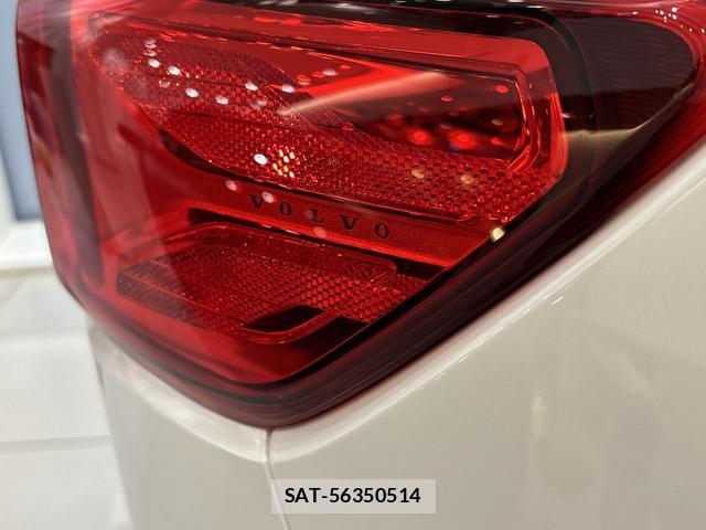 Volvo XC40 2025-10 8343020-12