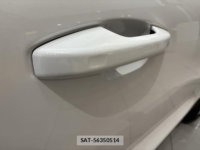 Volvo XC40 2025-10 8343020-14