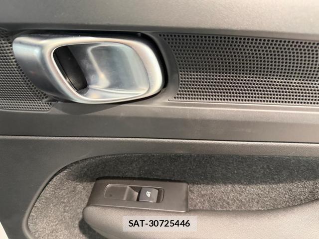 Volvo XC40 2023-08 8343021-14