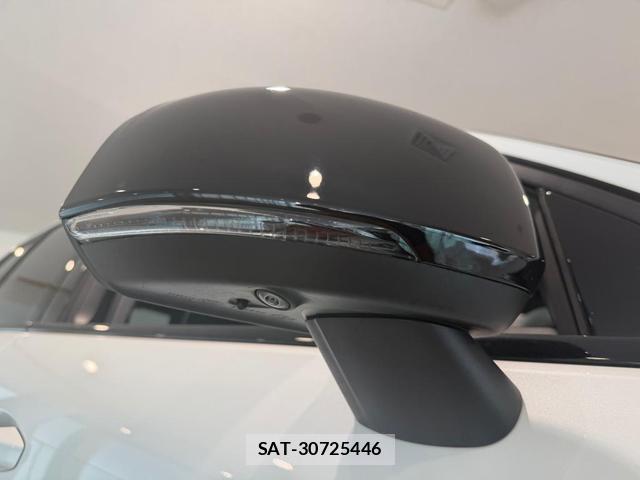 Volvo XC40 2023-08 8343021-15