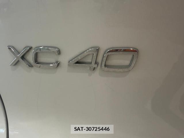 Volvo XC40 2023-08 8343021-4