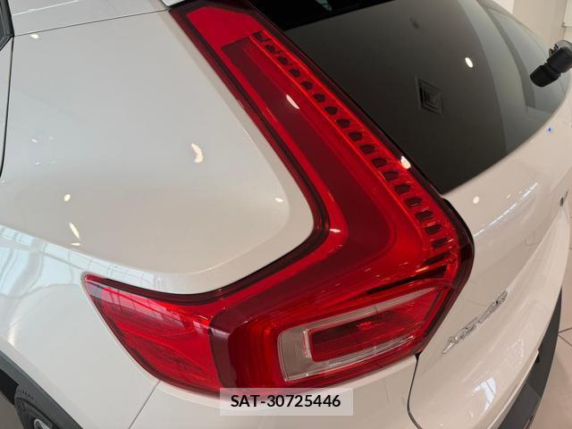 Volvo XC40 2023-08 8343021-6