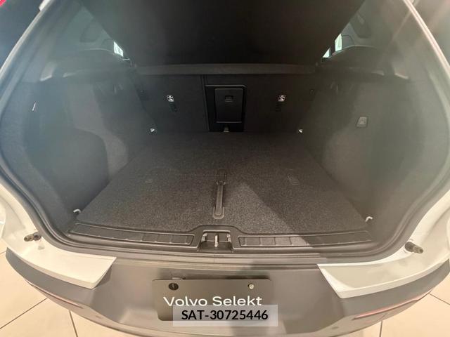 Volvo XC40 2023-08 8343021-8