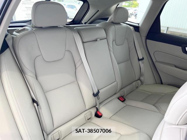 Volvo XC60 2025-06 8342077-15