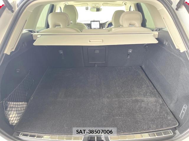 Volvo XC60 2025-06 8342077-17