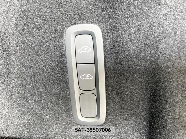 Volvo XC60 2025-06 8342077-19