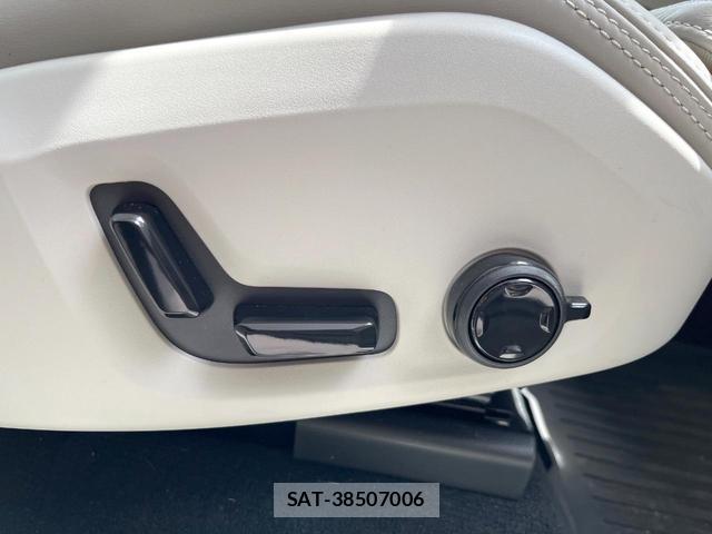 Volvo XC60 2025-06 8342077-9