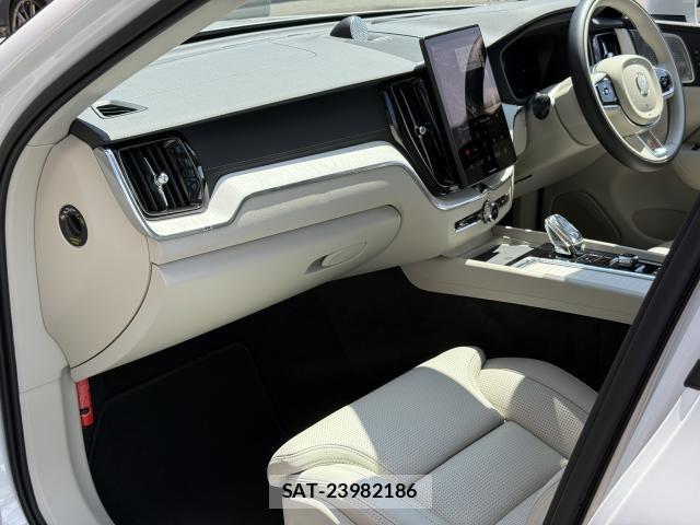 Volvo XC60 2025-06 8342174-9
