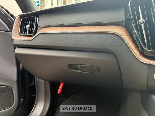 Volvo XC60 2024-02 8343749-18