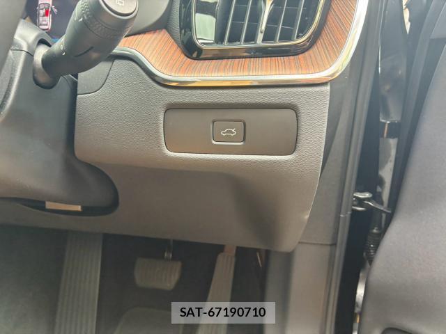 Volvo XC60 2024-02 8343749-7