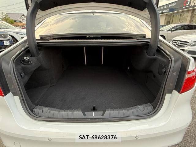 Jaguar XF 2019-12 8343535-14