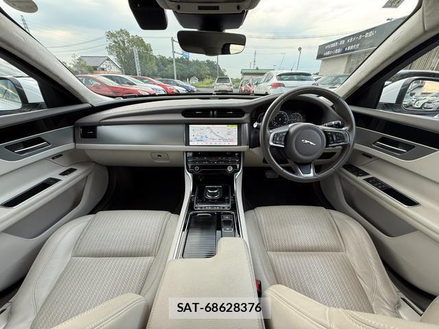 Jaguar XF 2019-12 8343535-3