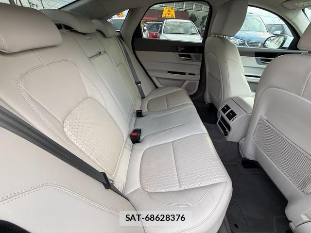 Jaguar XF 2019-12 8343535-5