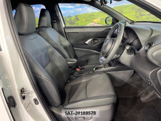 Toyota YARIS CROSS 2025-10 8342492-9