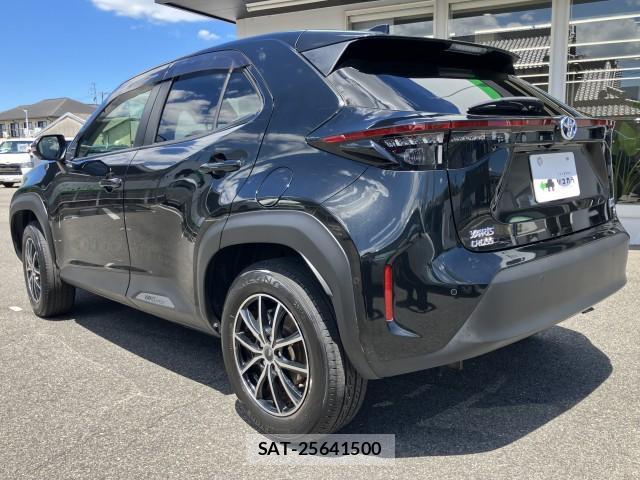 Toyota YARIS CROSS 2021-12 8342523-13