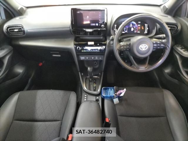 Toyota YARIS CROSS 2024-06 8342582-2