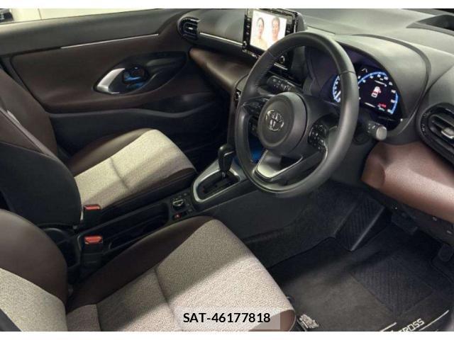 Toyota YARIS CROSS 2022-01 8342675-2