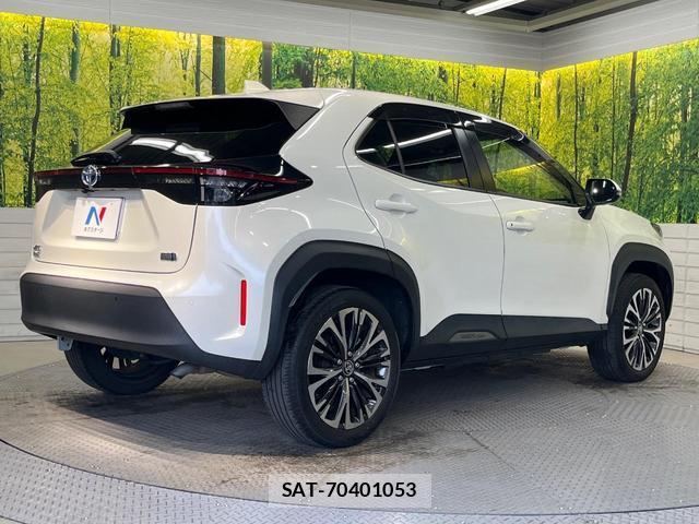 Toyota YARIS CROSS 2022-04 8342715-16