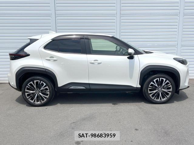 Toyota YARIS CROSS 2022-01 8342865-16