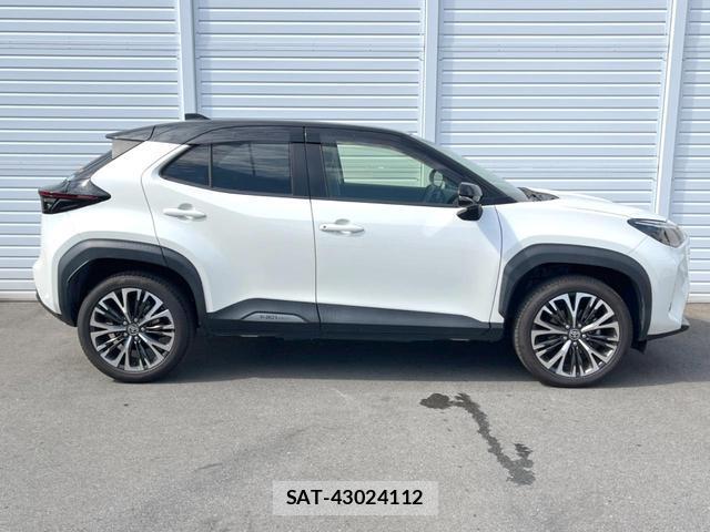 Toyota YARIS CROSS 2020-12 8342872-15