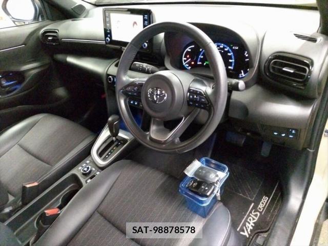 Toyota YARIS CROSS 2023-06 8342982-2