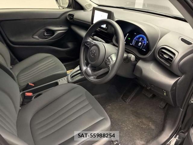 Toyota YARIS CROSS 2025-12 8343757-5