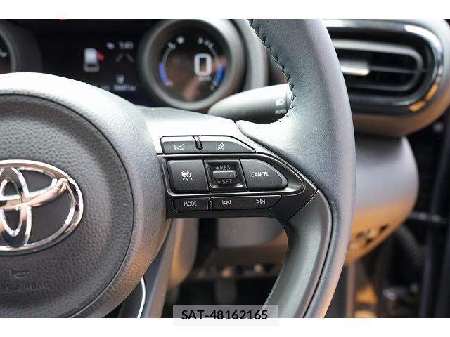 Toyota YARIS CROSS 2021-07 8343856-11