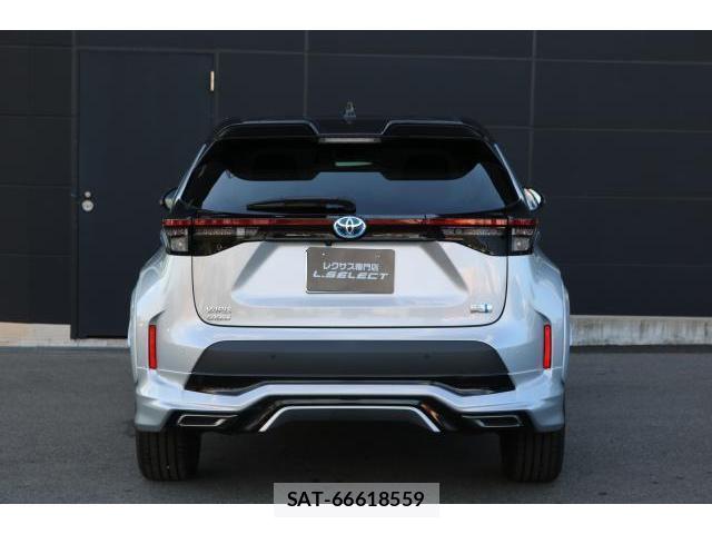 Toyota YARIS CROSS 2021-07 8344083-14
