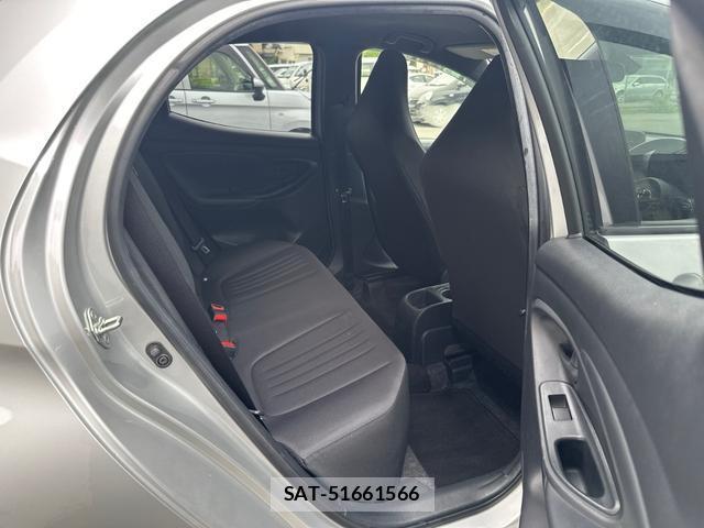 Toyota YARIS 2020-07 8342257-11