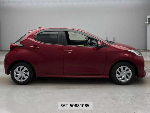 Toyota YARIS 2022-03 8342988-13