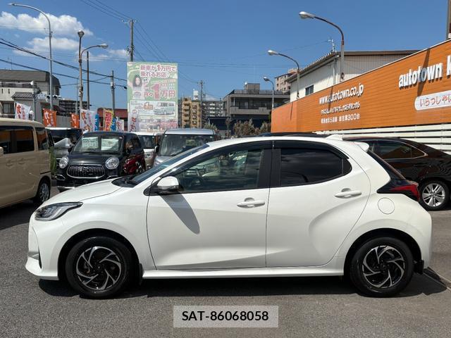Toyota YARIS 2021-10 8343221-18
