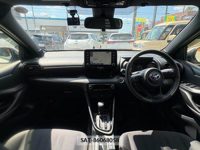 Toyota YARIS 2021-10 8343221-4