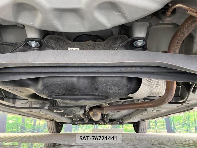 Toyota YARIS 2021-07 8343256-18