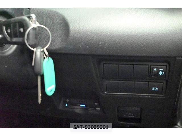 Toyota YARIS 2021-06 8344007-16