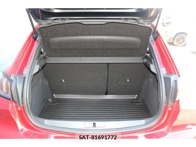 Peugeot 208 2021-07 8361848-13
