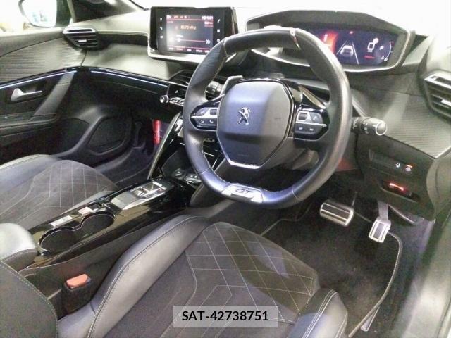 Peugeot 208 2022-04 8363440-2