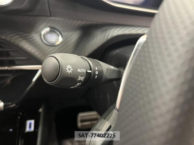 Peugeot 208 2025-11 8363701-12