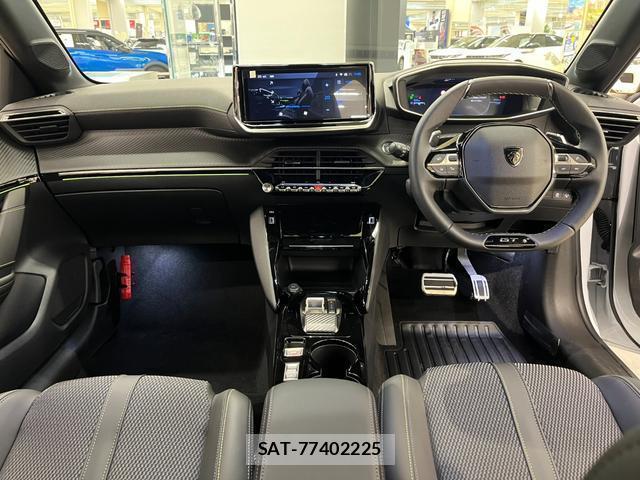 Peugeot 208 2025-11 8363701-2