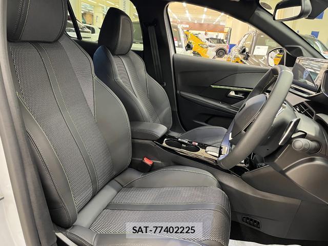 Peugeot 208 2025-11 8363701-3