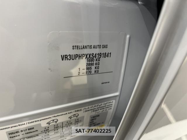 Peugeot 208 2025-11 8363701-8