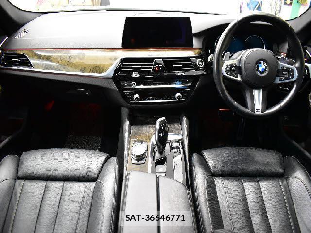 Bmw 5 SERIES 2018-02 8360961-1