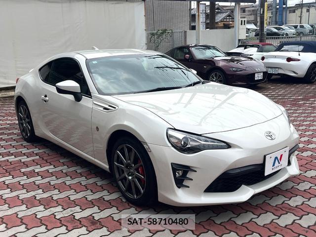 Toyota 86 2017-05 8361566-15