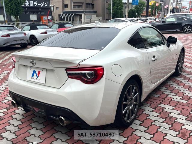 Toyota 86 2017-05 8361566-16