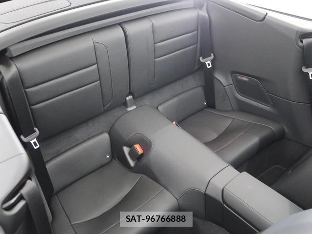 Porsche 911 2025-02 8362018-17