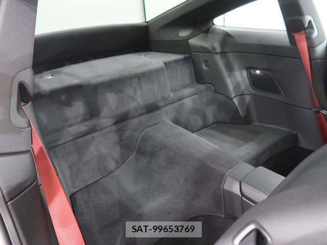 Porsche 911 2024-12 8362019-19