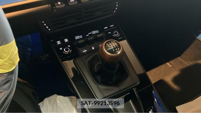 Porsche 911 2026-06 8362254-14